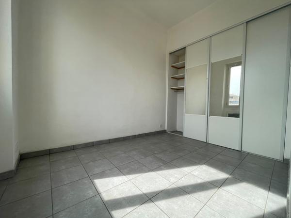 Appartement
         2 pièces
        - 39 m² 139 000 € *