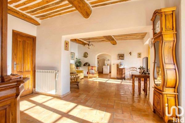 Maison 5 pièces de 200 m² à Châteauneuf-Grasse (06740)