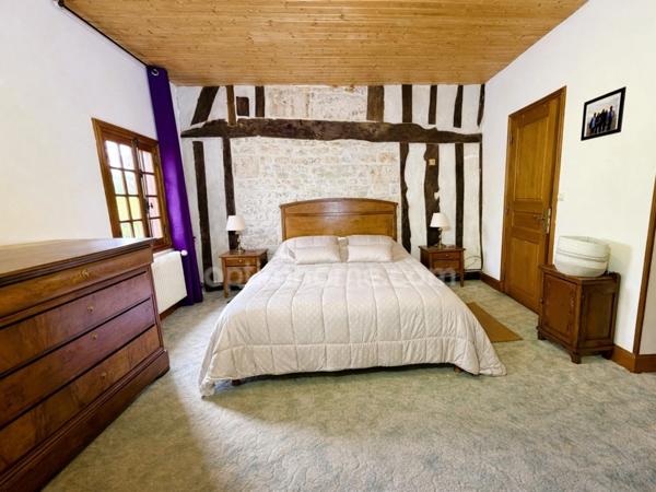 Élégante propriété normande du XIXᵉ siècle – Maison principale, Maison d’amis, dépendances, Parc Paysager