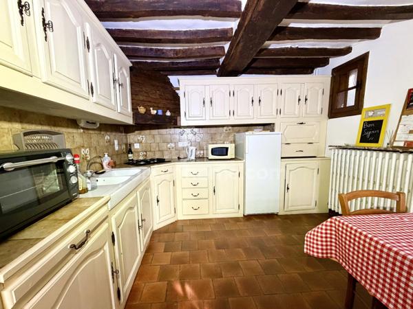 Élégante propriété normande du XIXᵉ siècle – Maison principale, Maison d’amis, dépendances, Parc Paysager