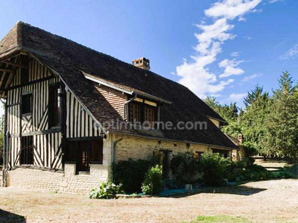 Élégante propriété normande du XIXᵉ siècle – Maison principale, Maison d’amis, dépendances, Parc Paysager