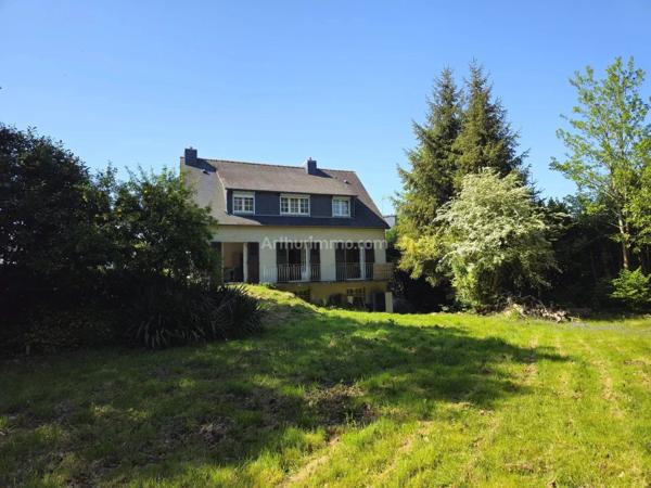 Vente                                                      Maison
                        
                     7 pièces                      133 m2                     à Guingamp