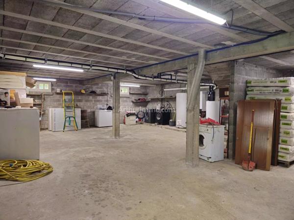 Vente                                                      Maison
                        
                     7 pièces                      133 m2                     à Guingamp
