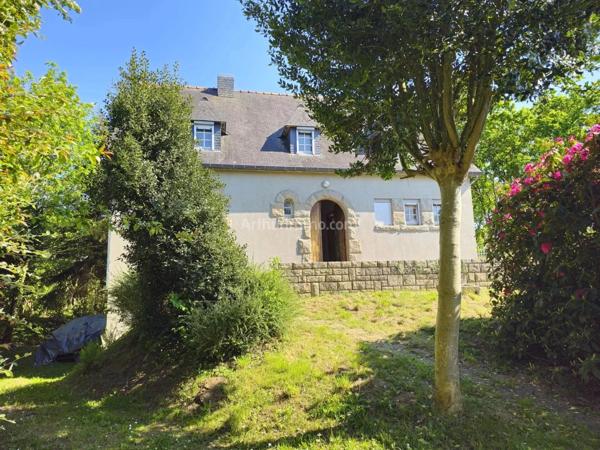 Vente                                                      Maison
                        
                     7 pièces                      133 m2                     à Guingamp