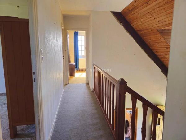 Vente                                                      Maison
                        
                     7 pièces                      133 m2                     à Guingamp