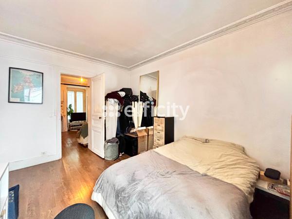 Appartement
         2 pièces
        - 30 m² 320 000 € *