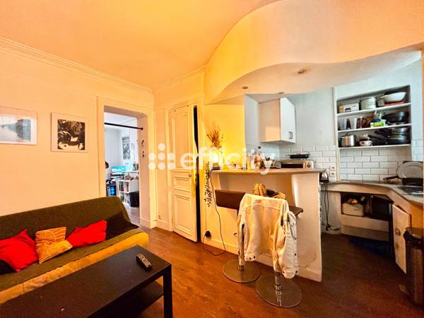 Appartement
         2 pièces
        - 30 m² 320 000 € *