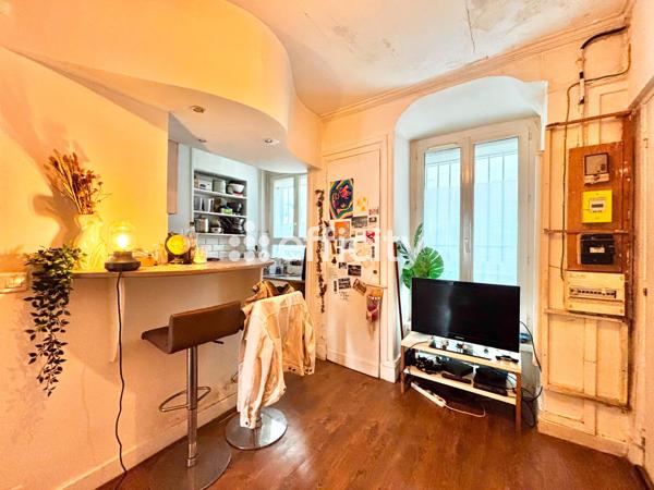 Appartement
         2 pièces
        - 30 m² 320 000 € *