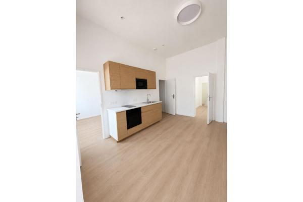 A LOUER : T2 à LILLE • Rue de Valenciennes - JEAN BAPTISTE LEBASRue de Va • 690 € CC • Réf. 1513-001