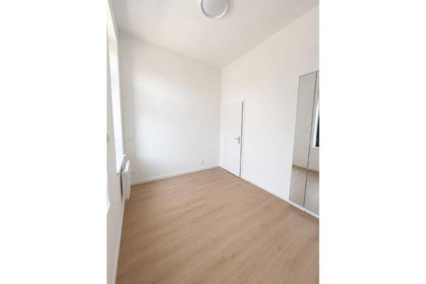 A LOUER : T2 à LILLE • Rue de Valenciennes - JEAN BAPTISTE LEBASRue de Va • 690 € CC • Réf. 1513-001