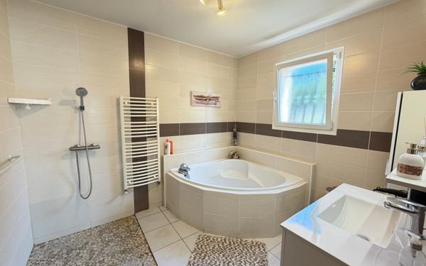 Maison à vendre    4 pièces • 171 m2 La Saulce