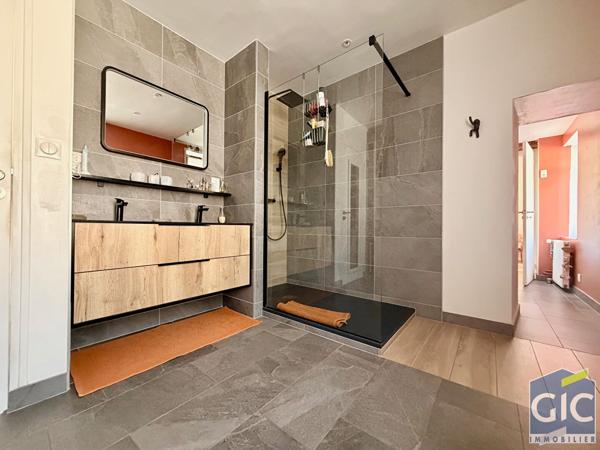 MAISON CAEN NORD - CH RDV 7 pièce(s) 264 m2, Caen 14000
