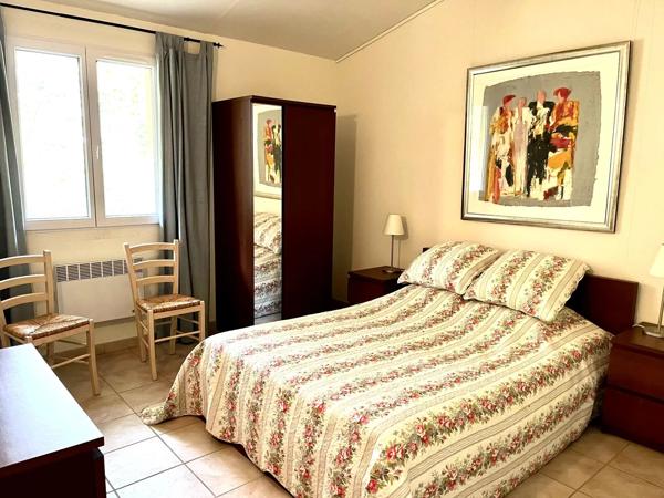 Maison de vacances de 3 chambres avec piscine commune, à proximité du lac et du village