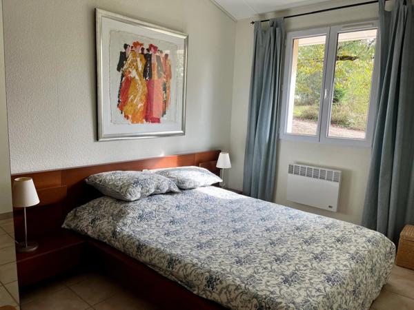 Maison de vacances de 3 chambres avec piscine commune, à proximité du lac et du village