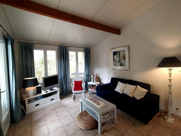 Maison de vacances de 3 chambres avec piscine commune, à proximité du lac et du village