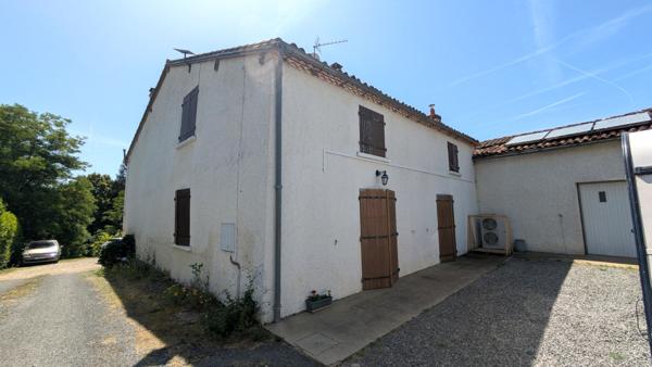 Maison de bourg  avec jardin + dépendances