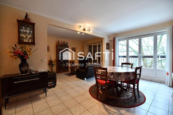 Appartement de quatre pièces !! Ravalement règle par les vendeurs !!