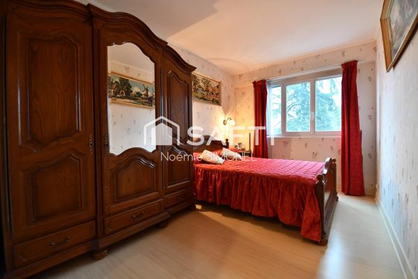 Appartement de quatre pièces !! Ravalement règle par les vendeurs !!