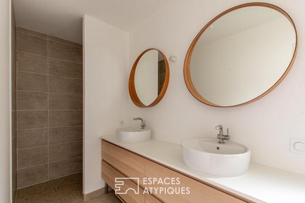 Élégante maison contemporaine avec piscine