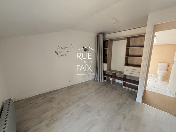 86190 VOUILLE IMMEUBLE DE RAPPORT EMPLACEMENT RARE EXCELLENT POTENTIEL