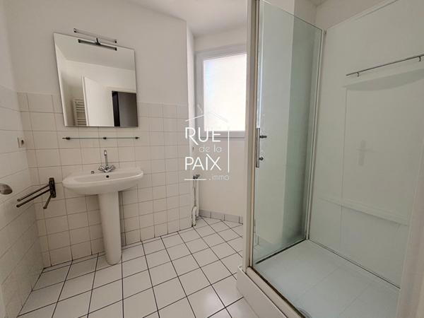 86190 VOUILLE IMMEUBLE DE RAPPORT EMPLACEMENT RARE EXCELLENT POTENTIEL