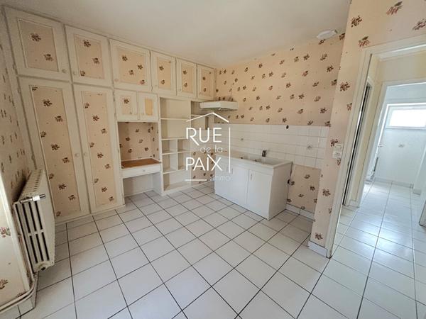 86190 VOUILLE IMMEUBLE DE RAPPORT EMPLACEMENT RARE EXCELLENT POTENTIEL