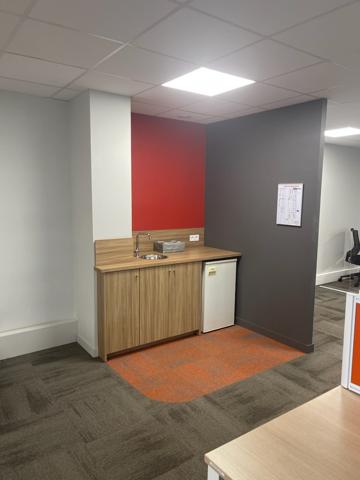 Le Mans (72000) PLATEAU DE BUREAUX 307 M² - ZONE FRANCHE