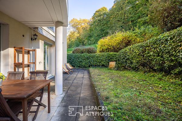 Appartement en rez-de-jardin avec terrasse à Caluire