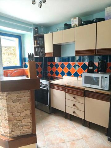 Peaule: petite maison en pierre en impasse!