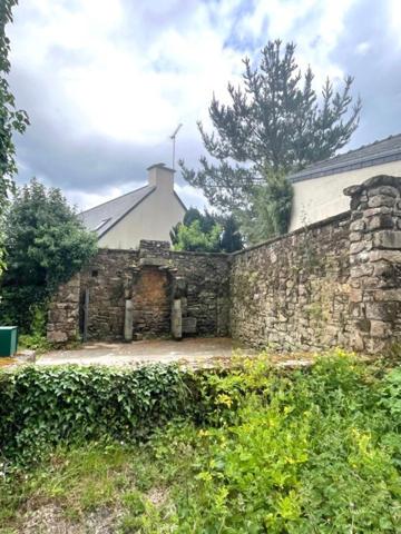 Peaule: petite maison en pierre en impasse!