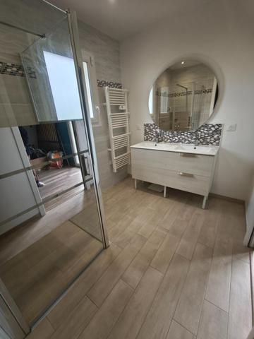 MAISON 130M²,SECTEUR MONTAGNAT, PLEIN-PIEDS, 4 CHAMBRES, UNE SALLE D'EAU , UNE SALLE DE BAIN