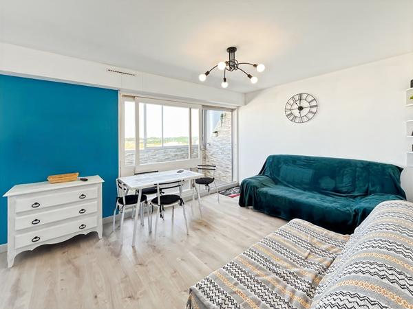 Appartement 1 pièce(s) avec une vue mer - entièrement rénové