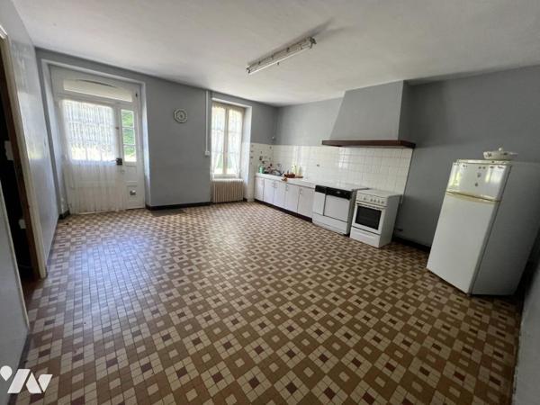 INZINZAC LOCHRIST maison en pierre avec travaux de type 6 sur 1388 M² de terrain