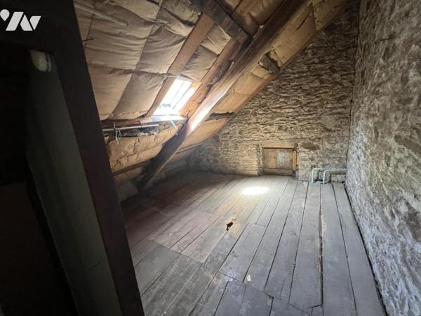 INZINZAC LOCHRIST maison en pierre avec travaux de type 6 sur 1388 M² de terrain