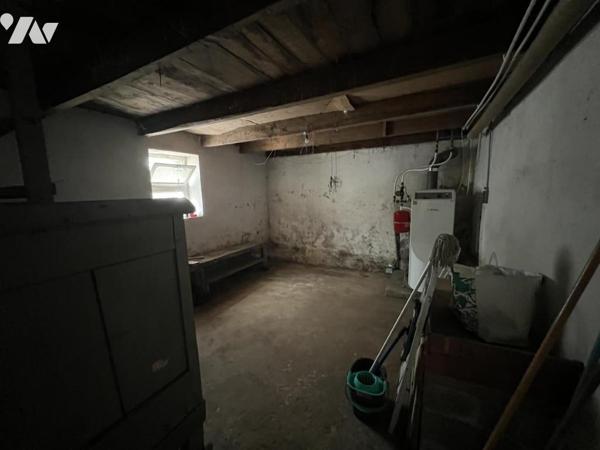 INZINZAC LOCHRIST maison en pierre avec travaux de type 6 sur 1388 M² de terrain