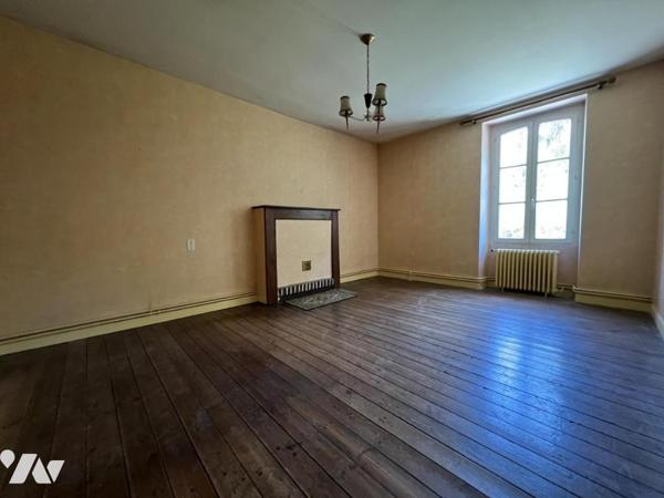 INZINZAC LOCHRIST maison en pierre avec travaux de type 6 sur 1388 M² de terrain