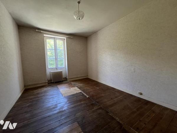 INZINZAC LOCHRIST maison en pierre avec travaux de type 6 sur 1388 M² de terrain