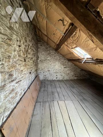 INZINZAC LOCHRIST maison en pierre avec travaux de type 6 sur 1388 M² de terrain