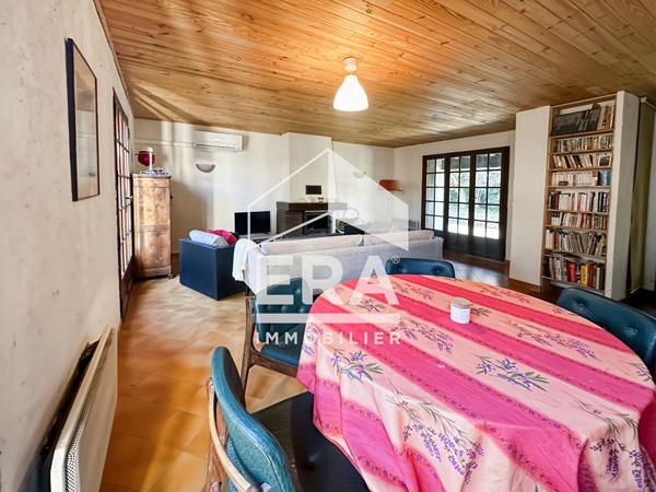 Maison de plain pied à rénover avec 900m2 de terrain à Eyragues 