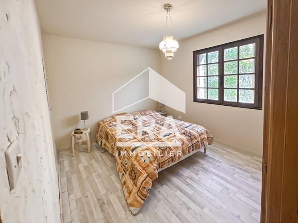 Maison de plain pied à rénover avec 900m2 de terrain à Eyragues 