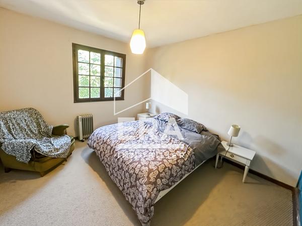 Maison de plain pied à rénover avec 900m2 de terrain à Eyragues 