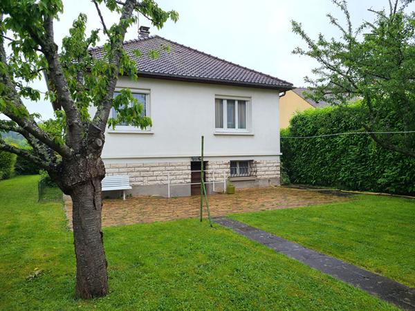 Maison individuelle sur un grand terrain  de 685 M2