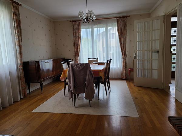 Maison individuelle sur un grand terrain  de 685 M2