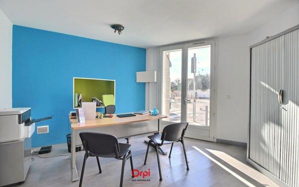 Immeuble à vendre    7 pièces •  Marseille 12