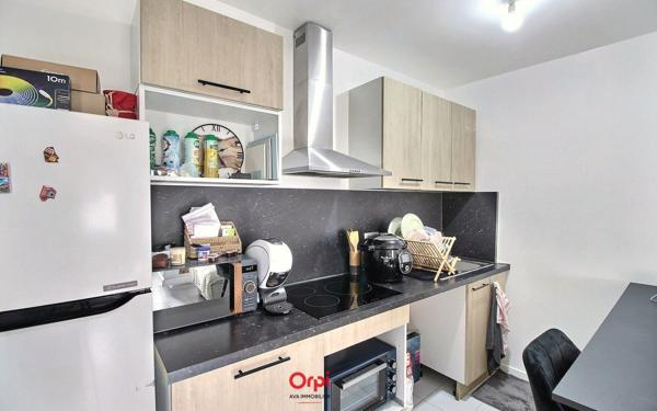 Immeuble à vendre    7 pièces •  Marseille 12