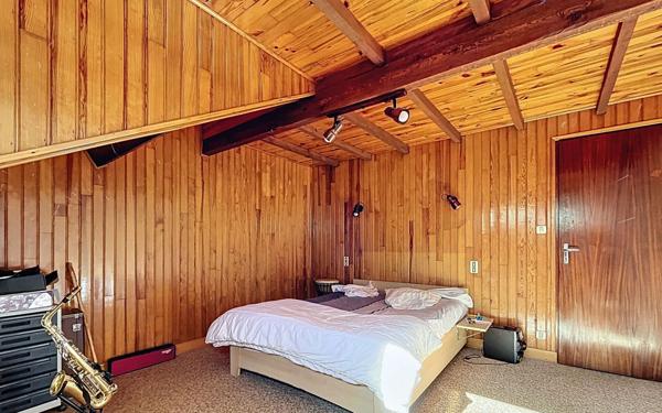 Maison à vendre    7 pièces •  Pinas