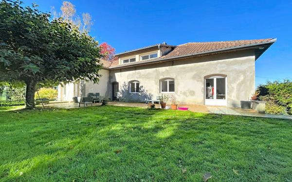 Maison à vendre    7 pièces •  Pinas