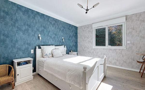 Maison à vendre    7 pièces •  Pinas