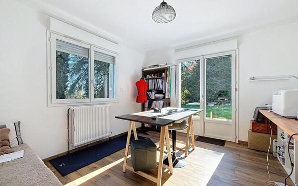 Maison à vendre    7 pièces •  Pinas