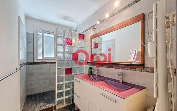 Appartement à vendre    4 pièces • 74,05 m2 Six-Fours-les-Plages